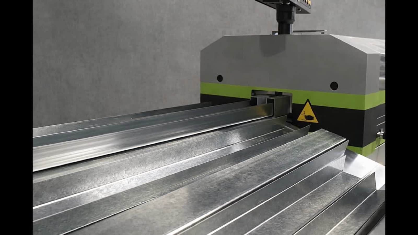 light-gauge-steel-roll-forming-machine